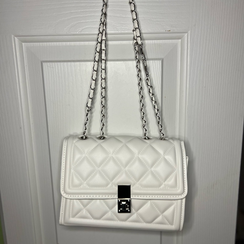 Chic White Quilted Handbag